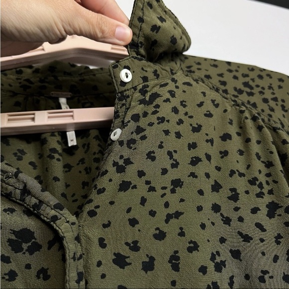 Free People Blouse Sz M Wishing Well Olive Green Spotted Animal Print Cropped - Picture 7 of 11